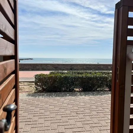 Casa En Primera Linea De Playa * Puçol